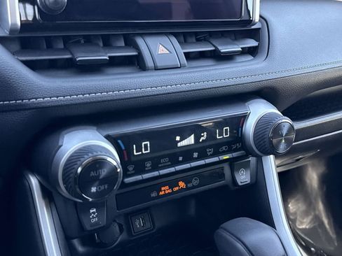Used 2025 Toyota RAV4 XLE image 23