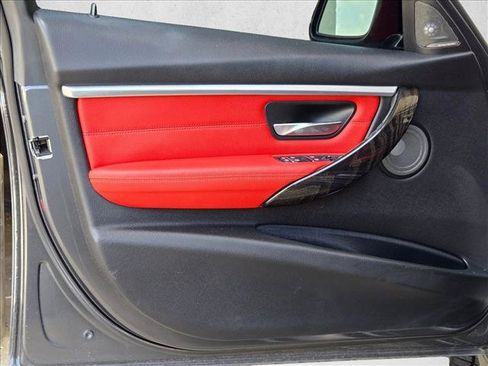 Used 2017 BMW 340i Sedan RWD image 10