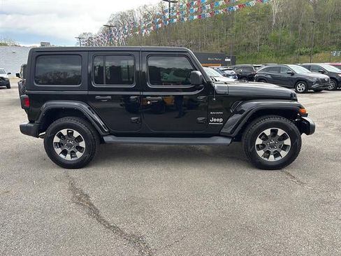 Used 2023 Jeep Wrangler Unlimited Sahara w/ Cold Weather Group AWD/4WD image 4