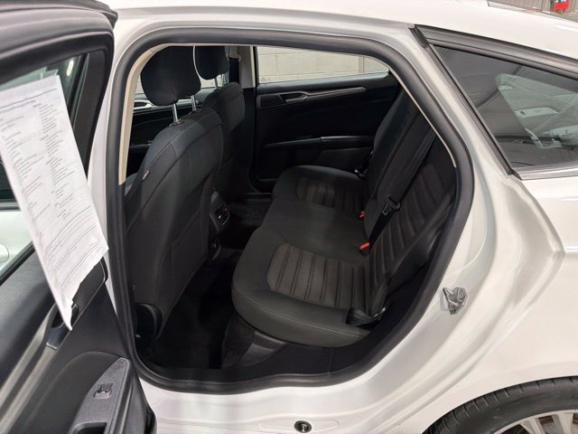 Used 2018 Ford Fusion SE w/ Fusion SE Technology Package FWD image 10