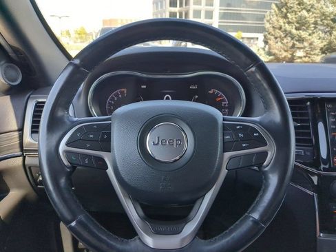 Used 2019 Jeep Grand Cherokee Limited AWD/4WD image 16