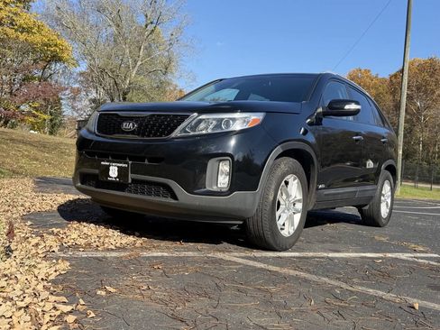 Used 2014 Kia Sorento LX image 6