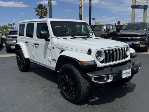 Used 2025 Jeep Wrangler Sahara w/ Safety Group image 2