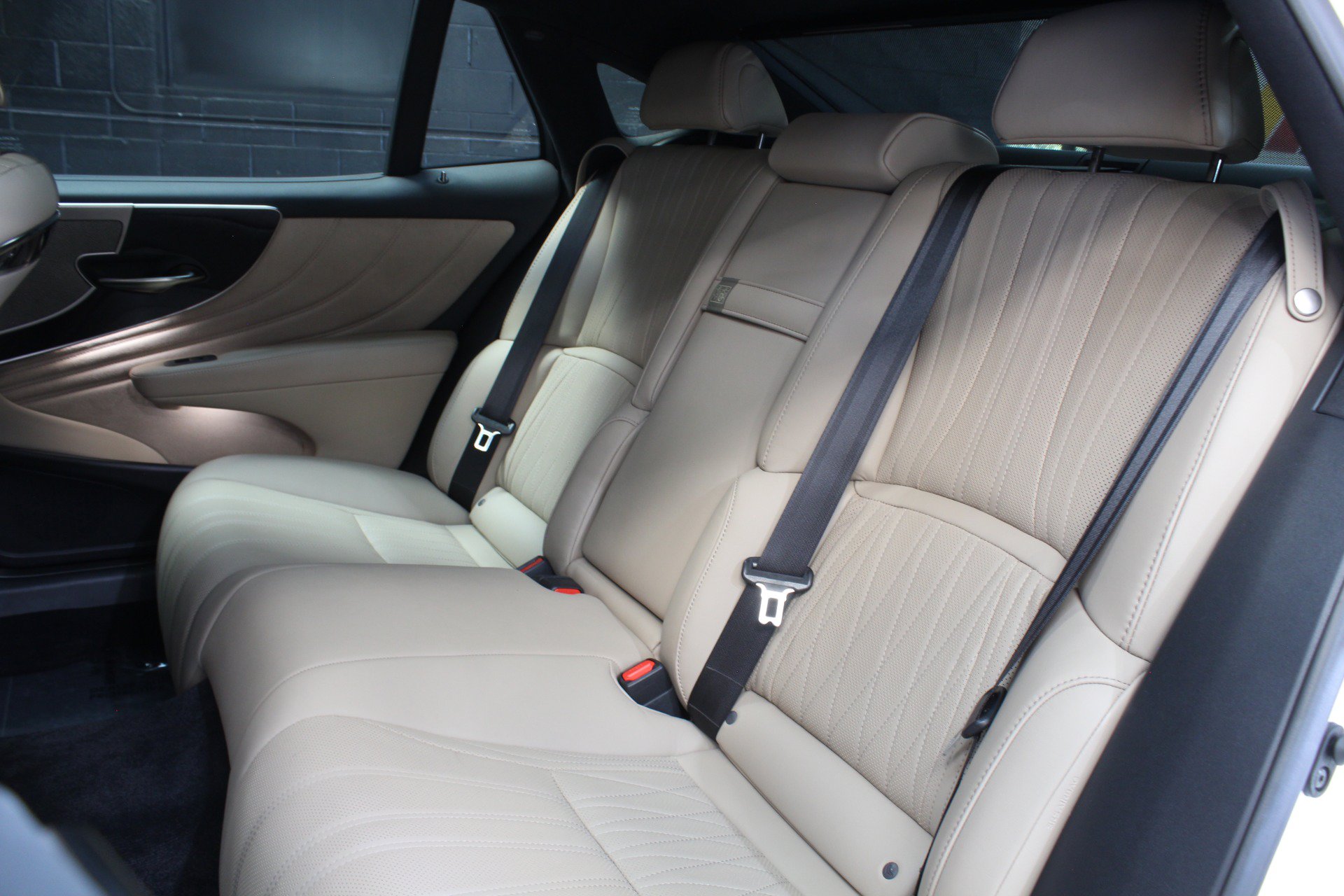 Used 2022 Lexus LS 500 w/ Interior Upgrade Package RWD image 42