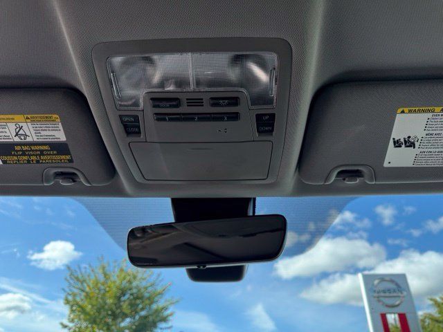 Used 2018 Toyota Highlander XLE AWD/4WD image 22