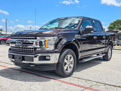Used 2018 Ford F150 XLT w/ Equipment Group 302A Luxury AWD/4WD image 3
