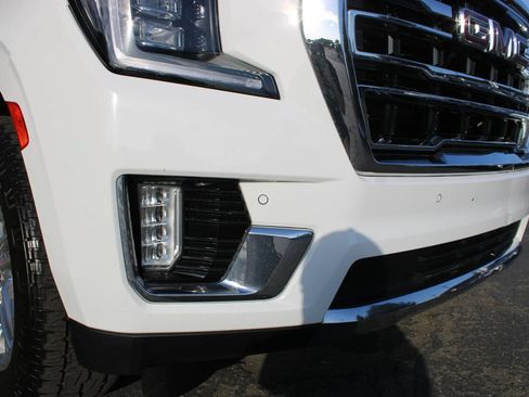 Used 2021 GMC Yukon XL SLT AWD/4WD image 5