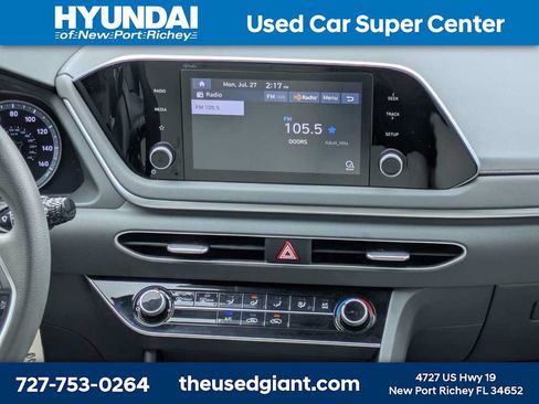 Used 2023 Hyundai Sonata SE w/ Preferred Accessory Package FWD image 17