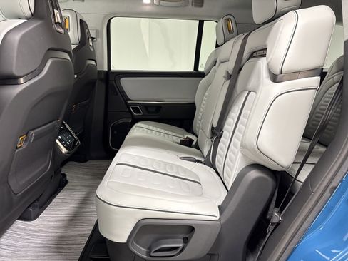 Used 2023 Rivian R1S Adventure AWD/4WD image 21