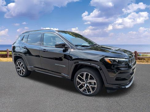 Certified 2025 Jeep Compass Limited w/ Elite Group AWD/4WD image 10