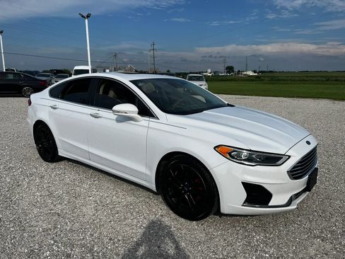Used 2019 Ford Fusion SEL FWD image 1