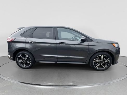 Used 2020 Ford Edge ST w/ Cold Weather Package image 5