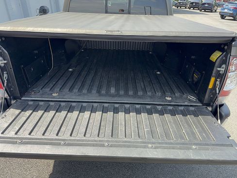 Used 2014 Toyota Tacoma 4x4 Double Cab w/ TRD Off-Road Package image 19