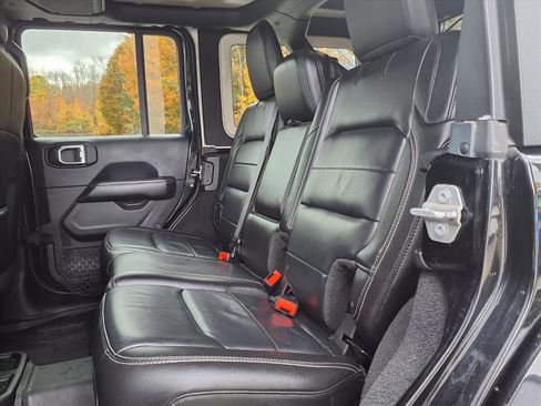 Used 2018 Jeep Wrangler Unlimited Sahara w/ Dual Top Group image 7