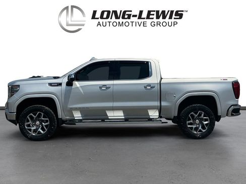 Used 2022 GMC Sierra 1500 SLT w/ SLT Premium Plus Package AWD/4WD image 2