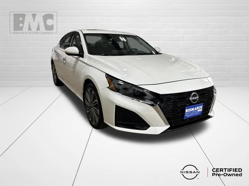 Used 2025 Nissan Altima 2.5 SL AWD/4WD image 2