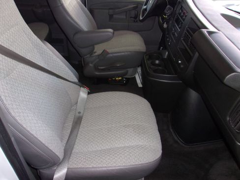 Used 2016 Chevrolet Express 3500 LT w/ LT Preferred Equipment Group image 27