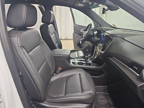 Used 2023 Chevrolet Traverse LT w/ LT Premium Package AWD/4WD image 13