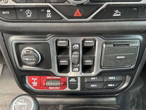 Used 2024 Jeep Wrangler Willys image 6