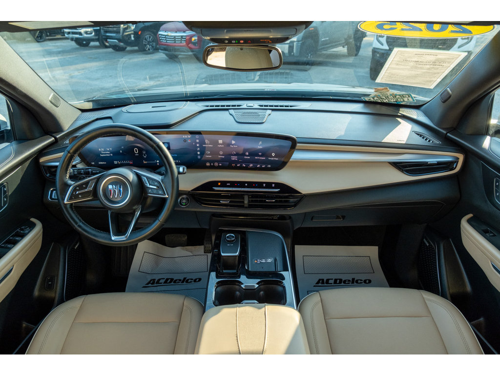 Used 2025 Buick Enclave Preferred FWD image 33