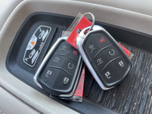 Used 2020 Cadillac Escalade Premium Luxury image 35