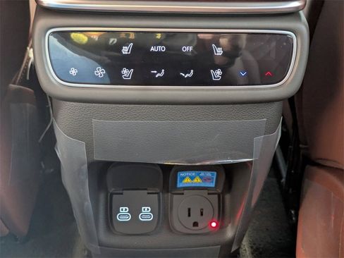 New 2025 Genesis GV80 3.5T Prestige image 12