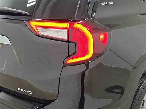 Used 2024 GMC Terrain SLE image 33