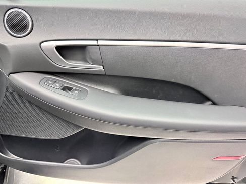 Used 2025 Hyundai Sonata SE image 17