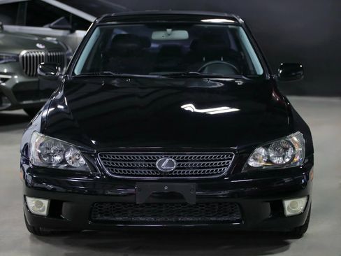 Used 2002 Lexus IS 300 image 5