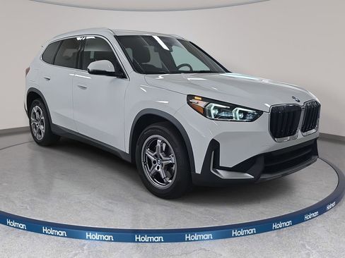 Used 2023 BMW X1 xDrive28i image 4