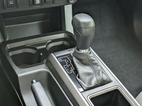Used 2021 Toyota Tacoma SR5 RWD image 27