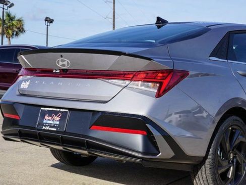 New 2026 Hyundai Elantra SEL Sport Premium FWD image 5