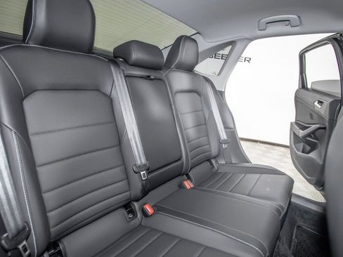 Used 2024 Volkswagen Jetta SE FWD image 48