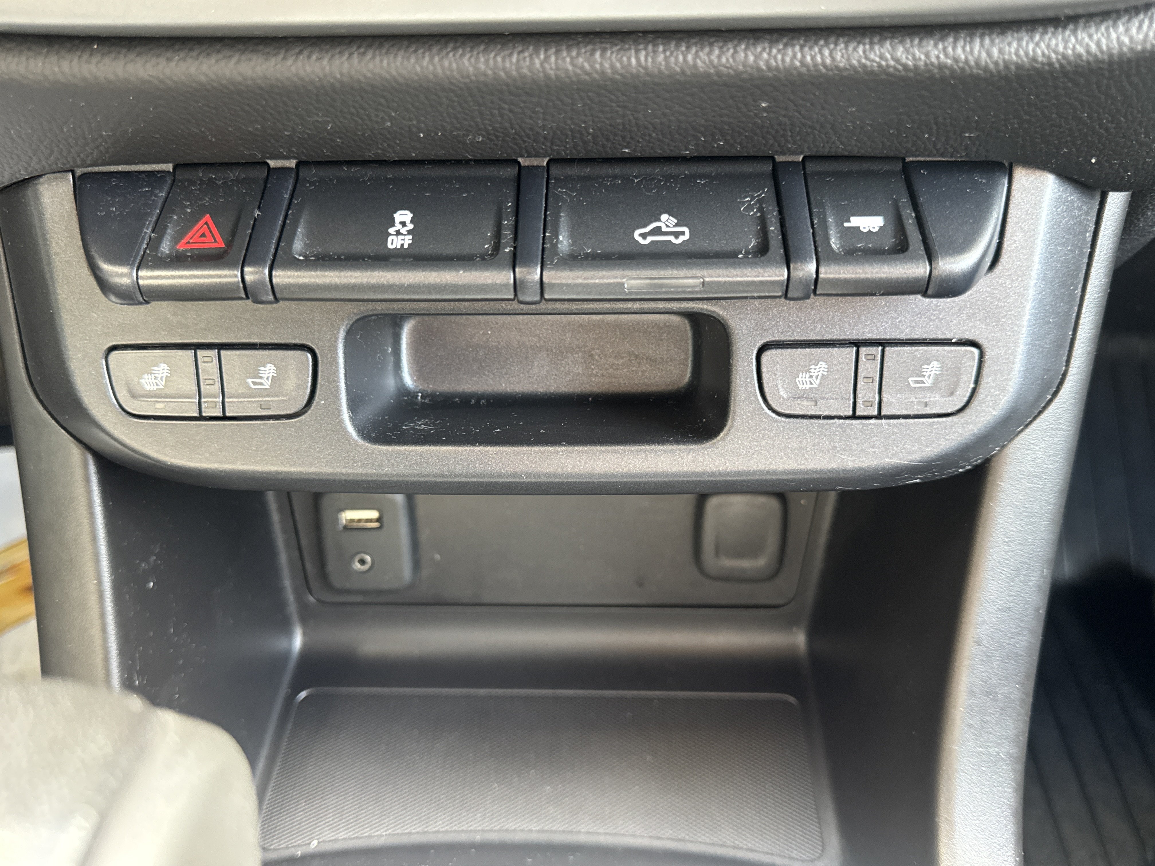 Used 2016 Chevrolet Colorado LT w/ Luxury Package, Chrome AWD/4WD image 16