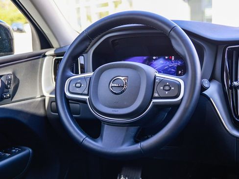 Used 2025 Volvo XC60 B5 Core AWD/4WD image 16