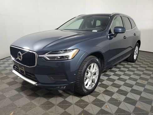 Used 2019 Volvo XC60 T5 Momentum w/ Multimedia Package image 4