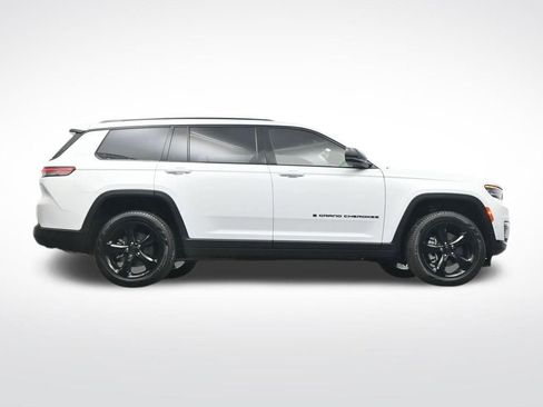Used 2025 Jeep Grand Cherokee L Limited w/ Luxury Tech Group II image 36