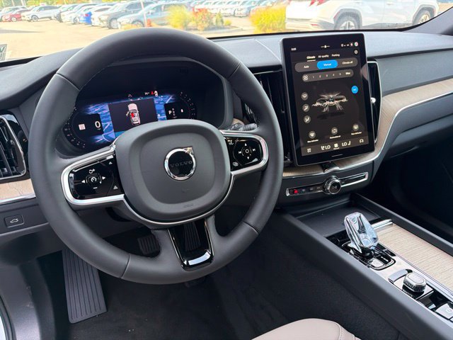 New 2027 Volvo XC60 B5 Plus AWD/4WD image 16