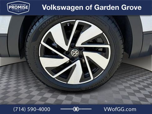 Used 2024 Volkswagen Atlas SE FWD image 8