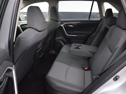 Used 2022 Toyota RAV4 XLE w/ Convenience Package image 13