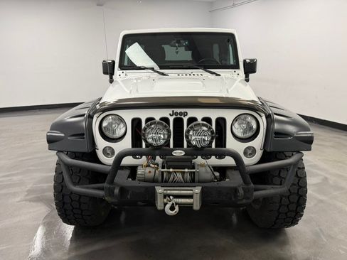 Used 2015 Jeep Wrangler Unlimited Sahara AWD/4WD image 13