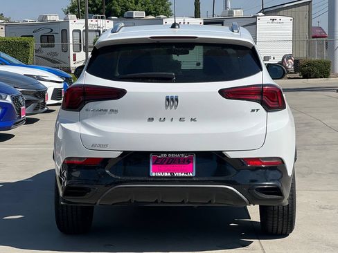 Used 2024 Buick Encore GX Sport Touring FWD image 6