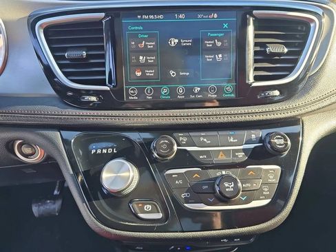 Used 2020 Chrysler Pacifica Limited w/ Quick Oder Package 2EV RED-S FWD image 20