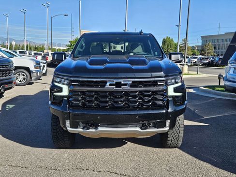 Used 2026 Chevrolet Silverado 1500 ZR2 w/ Dark Appearance Package AWD/4WD image 9