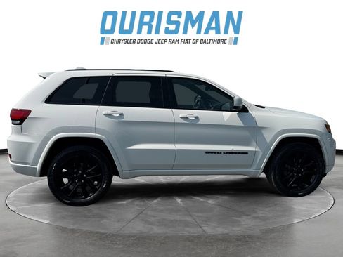 Used 2020 Jeep Grand Cherokee Altitude AWD/4WD image 7