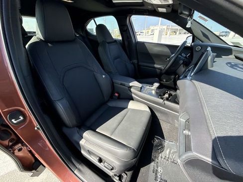 Used 2025 Lexus UX 300h FWD w/ Accessory Package (Z2) image 26