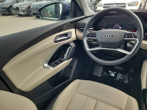Certified 2025 Audi Q5 Premium AWD/4WD image 13