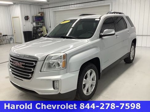 Used 2017 GMC Terrain SLT image 3