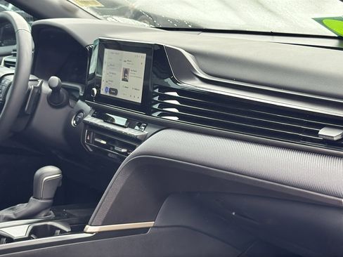 Used 2025 Toyota Camry SE w/ Convenience Package image 27