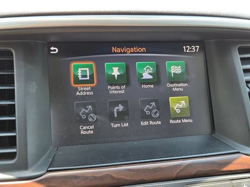 Used 2017 Nissan Pathfinder Platinum w/ Family Entertainment Package AWD/4WD image 26
